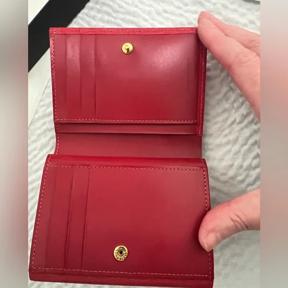 Burberry wallet like new